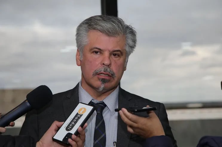 Arnaldo Giuzzio, ex ministro del Interior, procesado por supuesto cohecho pasivo agravado (coima).