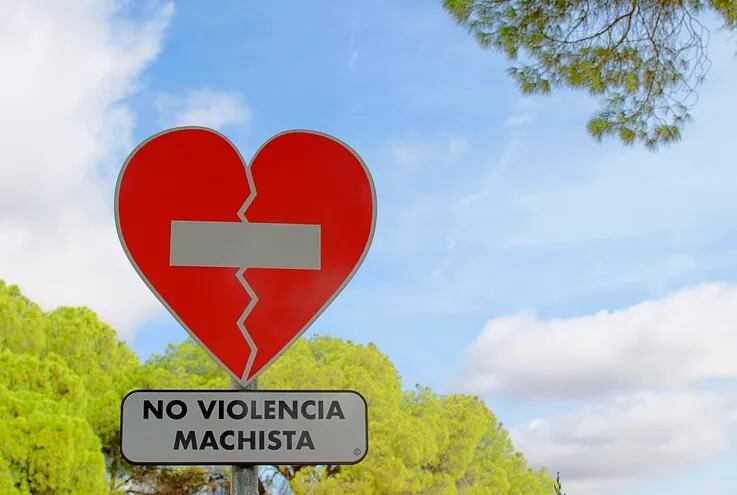 Un cartel en España llama la atención sobre la violencia machista.
