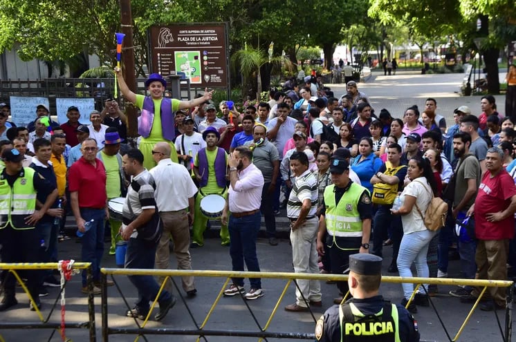 Abogados laboralistas se manifestaron frente a tribunales para exigir solución a la morosidad judicial. Fue el martes 17 de octubre de 2023.