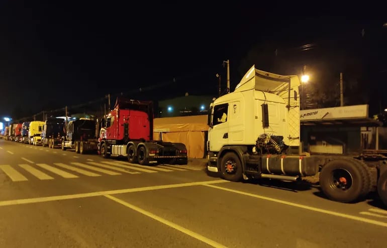 Camioneros buscan "sitiar" Asunción y Área Metropolitana en busca de solución a pérdidas económicas.