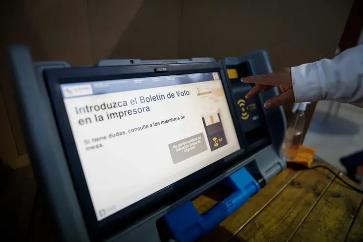 Máquina de votación utilizada en las últimas internas partidarias del mes de junio.