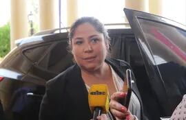 Patricia Samudio, ex presidenta de Petropar, acusada de presunta lesión de confianza en el caso "agua tónica".
