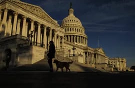 El Capitolio de Estados Unidos. Los republicanos siguen con ventaja parcial para retomar el control de la Cámara de los Representantes luego de las elecciones de medio mandato celebradas el martes pasado.  (AFP)
