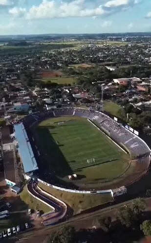 Estadio Río Parapití de Pedro Juan Caballero, el Corral del Gallo norteño.