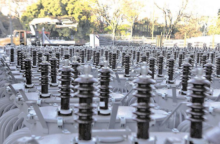 Finalmente la ANDE no comprará los 7.200 transformadores  trifásicos de distribución de 100 kVA para el refuerzo y el aumento de potencia en los puestos de distribución.