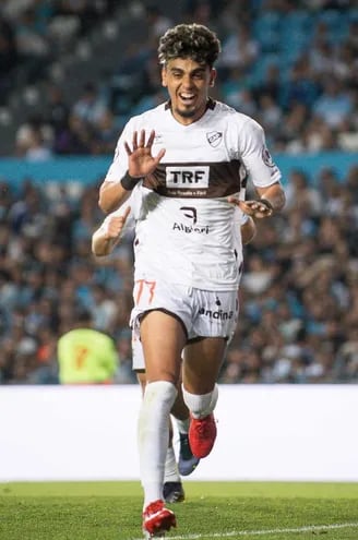 Ronaldo Iván Martínez (27), en el festejo de su gol.
