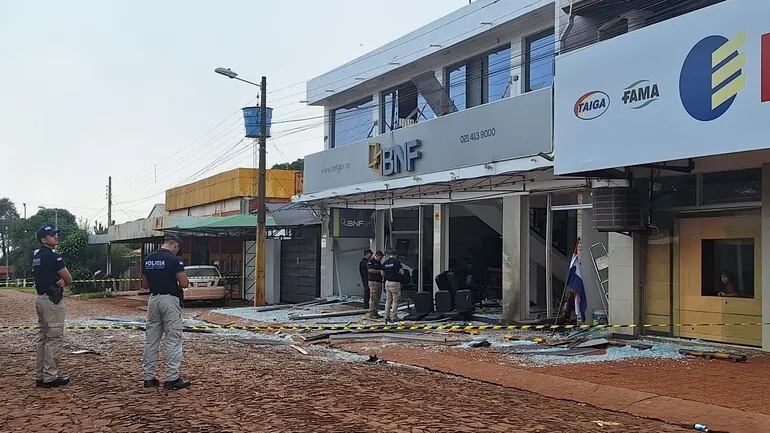 Banco Nacional de Fomento, Natalio, Itapúa tras la explosión y robo.