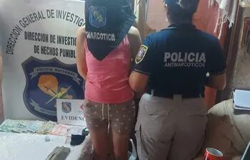 Leticia Carolina Flores Céspedes, detenida en su vivienda de Lambaré, desde donde operaba luego de ser beneficiada con medidas alternativas a la prisión en el 2019.