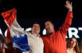 Fotografía de archivo: Horacio Cartes y Juan Afara fueron compañeros de fórmula en las elecciones de 2013, cuando ganaron la presidencia y la vicepresidencia de la República.