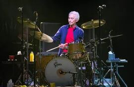 Charlie Watts, sentado en su batería, durante un show con los Rolling Stones en 2019, en Estados Unidos. Fue su última gira con la célebre banda británica.