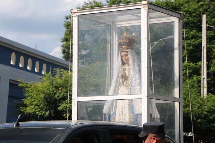 Caacupé: la imagen de la Virgen de Itatí visitó la basílica