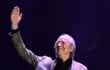El cantante español Joan Manuel Serrat ofreció ayer el último concierto de su gira de despedida, en la ciudad de Barcelona.