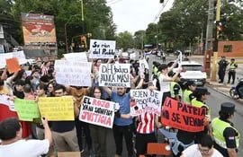 Imágenes de una de las protestas llevadas a cabo esta semana, en contra del atropello a la Constitución.