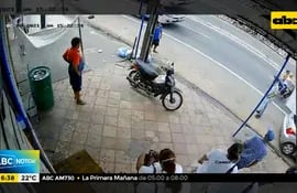 Limpiavidrios detenido tras agredir a vendedor ambulante