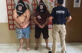 Los dos detenidos fueron trasladados a la base del Departamento de Investigaciones de Alto Paraná.