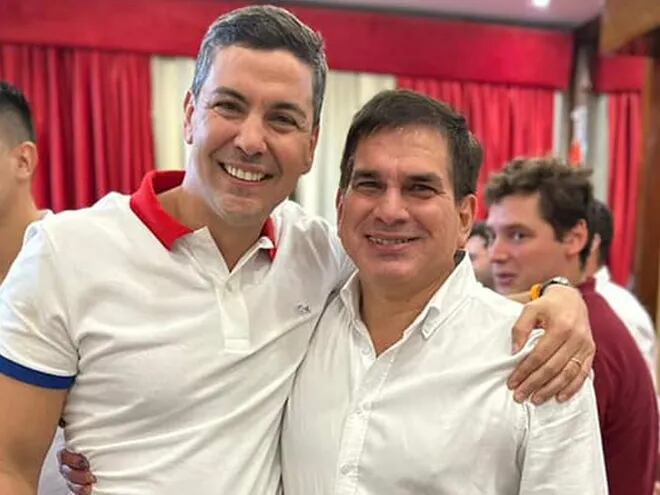 El presidente electo, Santiago Peña (izquierda) confirmó al exgobernador Juan Carlos Baruja (derecha) como titular del Ministerio de Urbanismo, Vivienda y Hábitat (MUVH) en su gobierno.