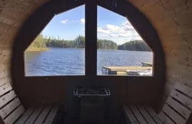 La tradición del sauna finlandés es un acontecimiento social que convoca a disfrutar del extremo calor y luego un baño en las gélidas aguas. Una tradición que se vive también en Suecia (foto).