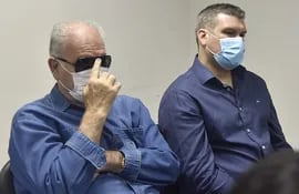 Ramón González Daher y su hijo Fernando González Karjallo, durante una de las audiencias realizadas a lo largo del juicio oral.