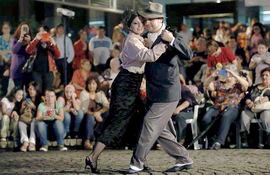 El bailarín Christian Fleytas dictará clases magistrales en el marco de la Semana del Tango.