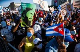 Masiva marcha por el día del trabajador en Cuba.