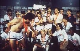 Uno de los equipos de Olimpia que consiguió la Copa Libertadores, este es el de 1990