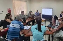El titular del SENACSA, Dr. José Carlos Martin, presidió la reunión de trabajo con el equipo técnico para el desarrollo del Sistema de Identificación Animal del Paraguay (SIAP).