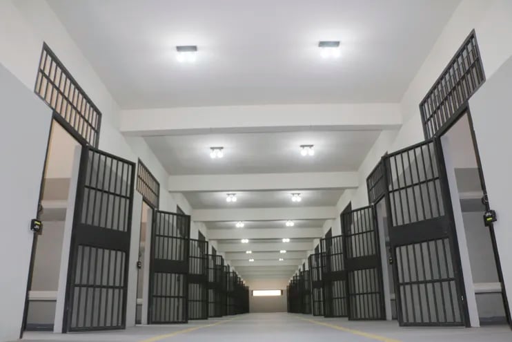 Las costosas cárceles del MOPC son inservibles por la falta de equipamientos.