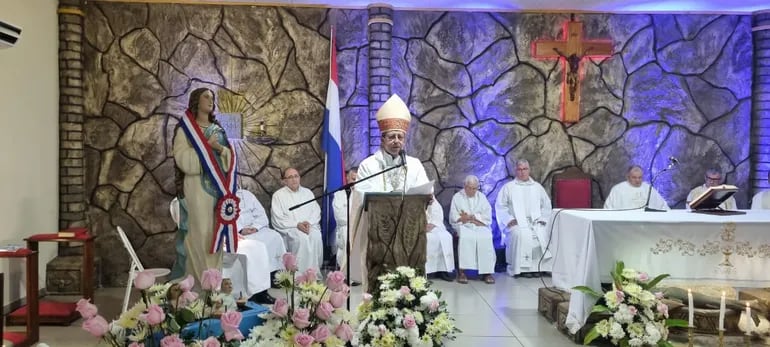 El Obispo de la Diócesis de Misiones y Ñeembucú, Monseñor Pedro Collar, celebro la Misa en honor a la Virgen Nuestra Señora de la Asunción de la ciudad de San Juan Bautista, Misiones.