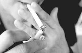 la-epidemia-mundial-de-tabaquismo-mata-cada-ano-a-casi-6-millones-de-personas-de-las-cuales-muchas-mueren-solo-por-respirar-el-humo-ajeno--194043000000-558388.jpg
