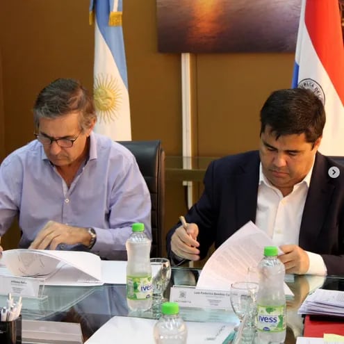 Reunión del Comité Ejecutivo de Yacyretá, en Buenos Aires. Los directores de EBY, Alfonso Peña (Ar) y Luis Benítez Py).