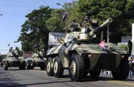 El Ejército Paraguayo anunció la movilización de vehículos blindados por las calles de Asunción.