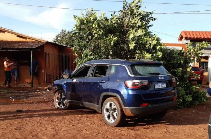 Lujosa camioneta de marca "Jeep" que se encontraba en poder de Freddy César Díaz, el policía asesinado en PJC.