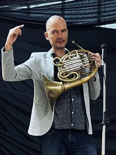 Yuri Zuvanov, durante el taller sobre trompeta en Ciudad del Este.