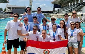 Integrantes de Paraguay Masters, entre ellos los nadadores olímpicos Hockin y Alfredo Carrillo.