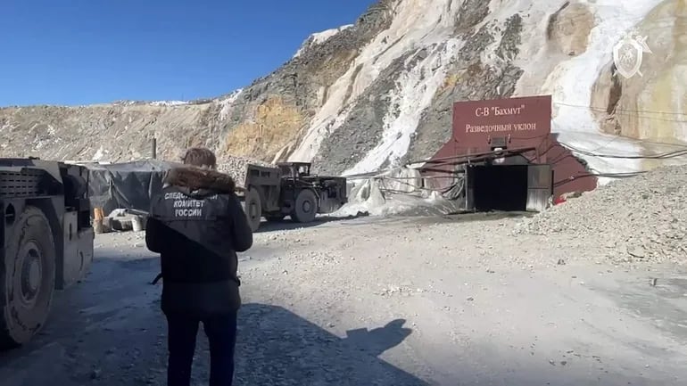 Mina de oro Pioneer colapsada en la región de Amur. Los trabajadores de emergencia rusos pusieron fin el 1 de abril de 2024 a una operación de rescate en una mina en el Lejano Oriente del país, donde 13 trabajadores han estado atrapados durante dos semanas, informaron los medios estatales.