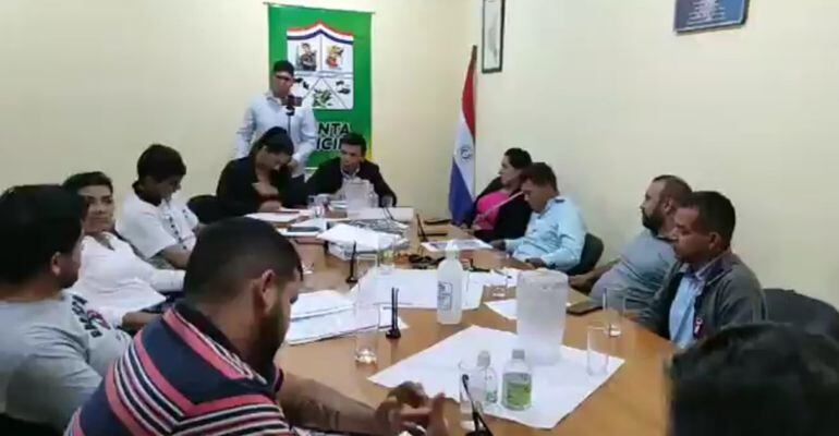 Los concejales sesionaron de forma extraordinaria para tratar la rendición de cuentas del periodo 2021 de la Municipalidad de Itakyry.