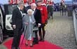 La reina Isabel II llega a una de las celebraciones organizadas por su Jubileo de Platino, en el Castillo de Windsor. (AFP)