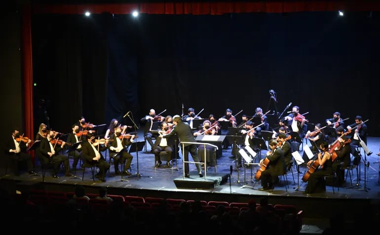 La Orquesta Sinfónica Nacional durante su presentación el 15 de setiembre, bajo la dirección de Willian Aguayo.