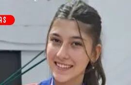La esgrimista paraguaya Janine Hanspach Alcaraz (18 años) conquista medalla de bronce en el Sudamericano de Esgrima.