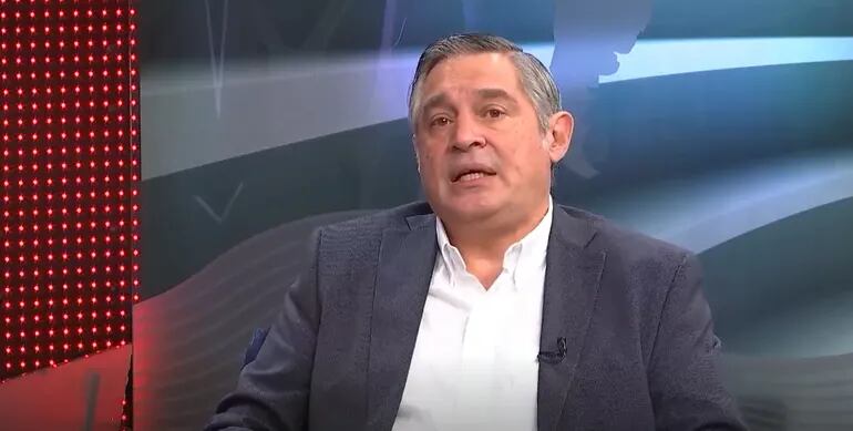 El ministro de Educación, Luis Ramírez en los estudios de ABC TV.