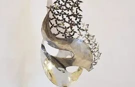 "Bandada", una escultura de Juan Pablo Pistilli que se exhibirá en la Pequeña Galería.