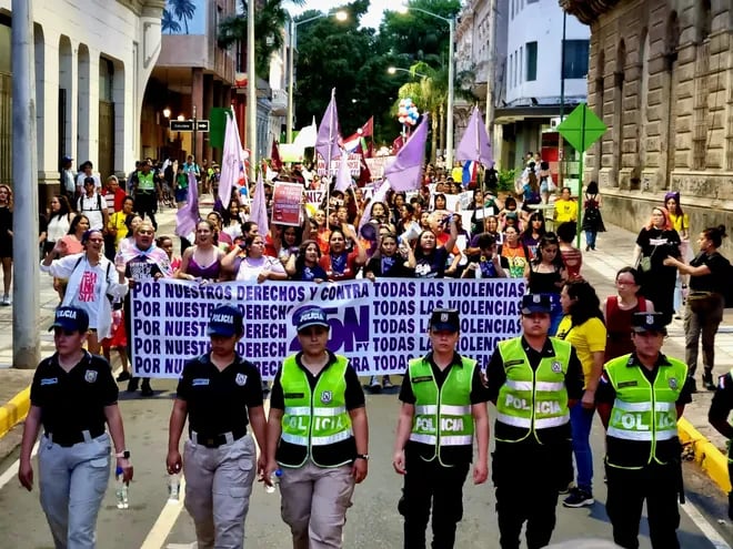 Marcha 25N en Asunción.
