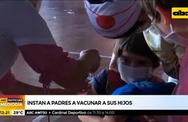 Instan a los padres a vacunar a sus hijos