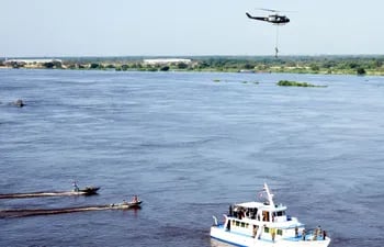 en-pleno-rio-paraguay-en-la-zona-de-puente-remanso-los-efectivos-militares-desarrollan-las-destrezas-adquiridas-en-el-curso-dictado-por-colombianos-210938000000-1411343.jpg