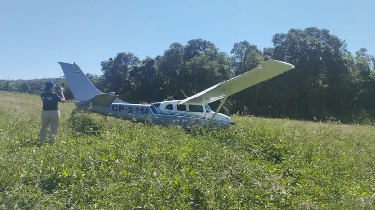La avioneta cayó en la zona límite entre  San Juan Nepomuceno y Tavaí, en Caazapá.