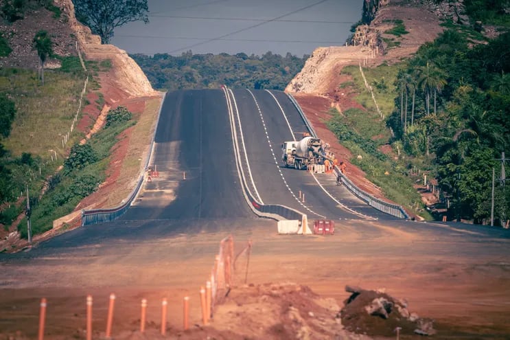 Paraguay debe seguir con la inversión en infraestructura, donde existe una importante brecha, según gremios.