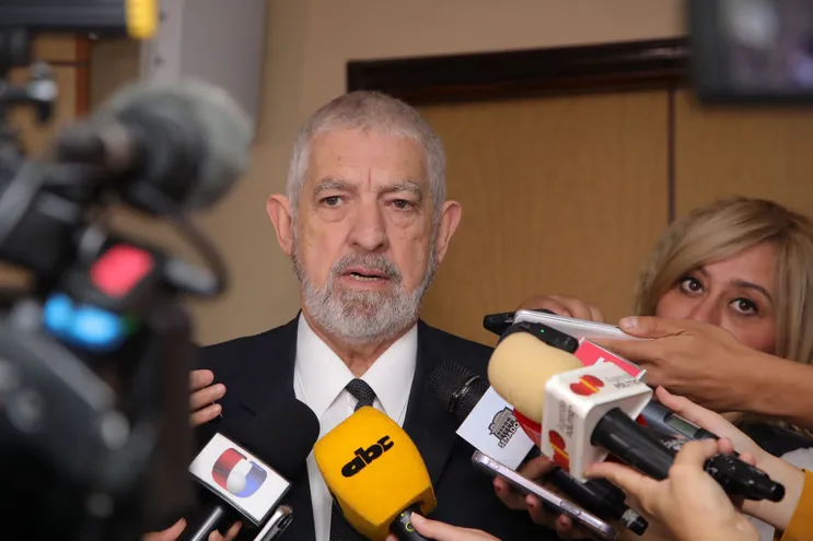 El senador Kencho Rodríguez, del Frente Guasu, insiste en que el mismo Erico Galeano debe pedir su desafuero.