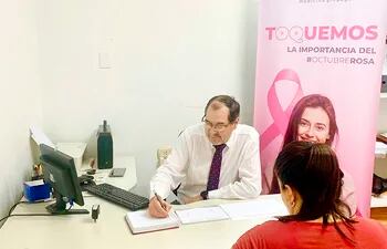 Santa Clara Medicina Prepaga este mes de octubre lanzó su campaña de concienciación y prevención del cáncer de mama bajo el lema: “Toquemos la importancia del Octubre Rosa”.