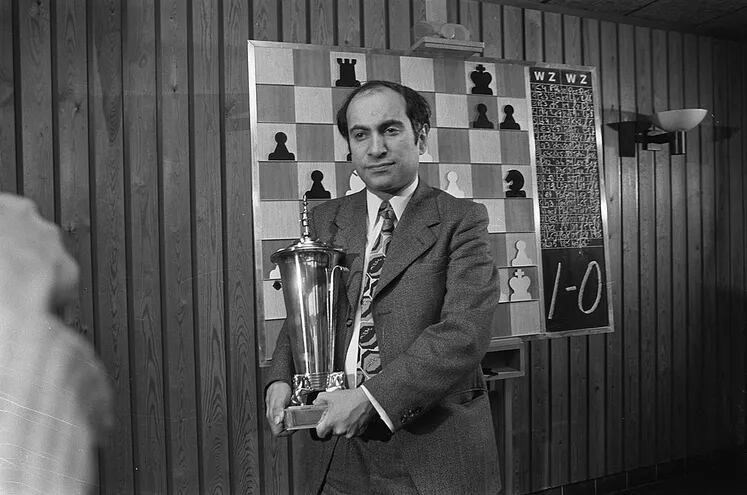 Tal, ganador del torneo de Wijk aan Zee, en 1973 (foto, Bert Verhoeff, Anefo).