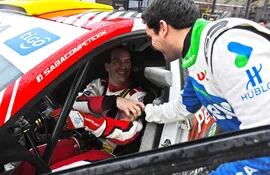 Gustavo Saba (i) y Augusto Bestard irán desde hoy por el campeonato nacional de rally, en tres días de competencia en Cordillera.